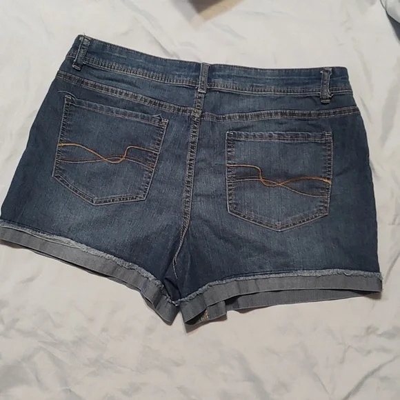 🎈 3/$20🎈 Faded Glory Denim Shorts - Picture 2 of 5